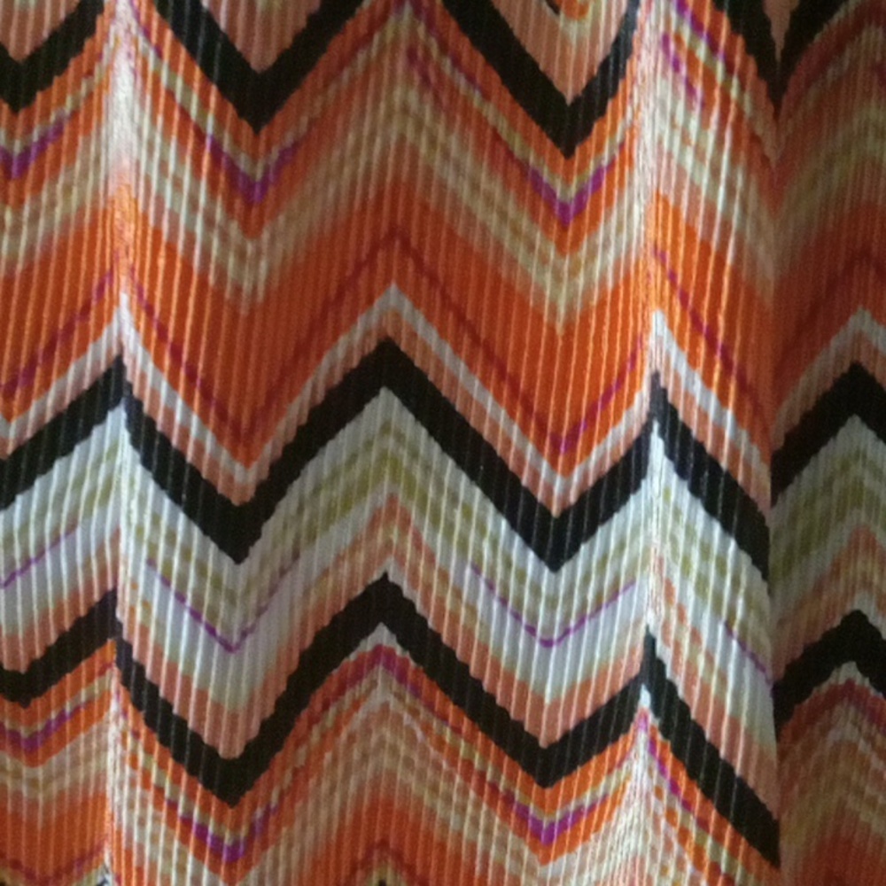 Notations Chevron Print Top 2x - Picture 5 of 7